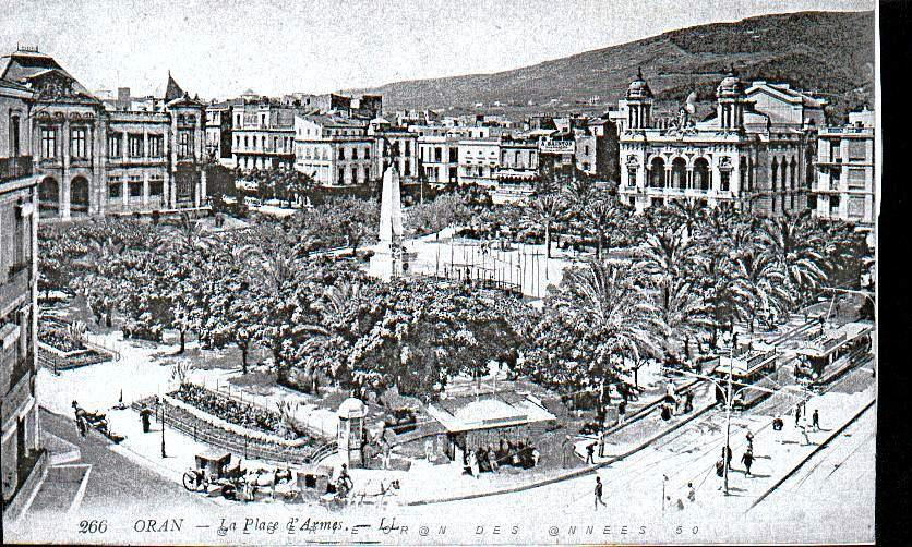PA a- 02- Vue d ensemble place d Armes.jpg